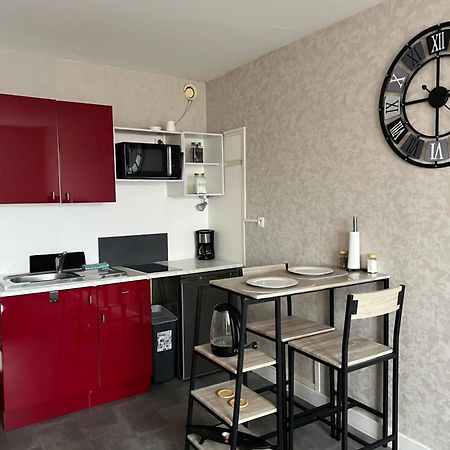 Joli Studio Avec Parking Prive, Bien Situe Moulins  Kültér fotó