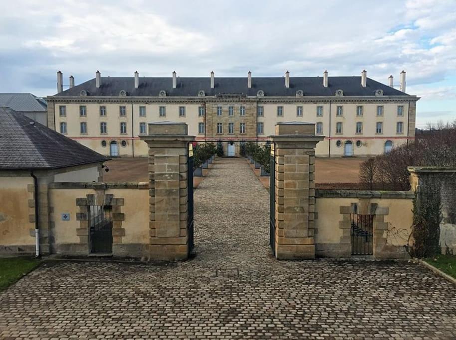 Joli Studio Avec Parking Prive, Bien Situe Moulins  Kültér fotó