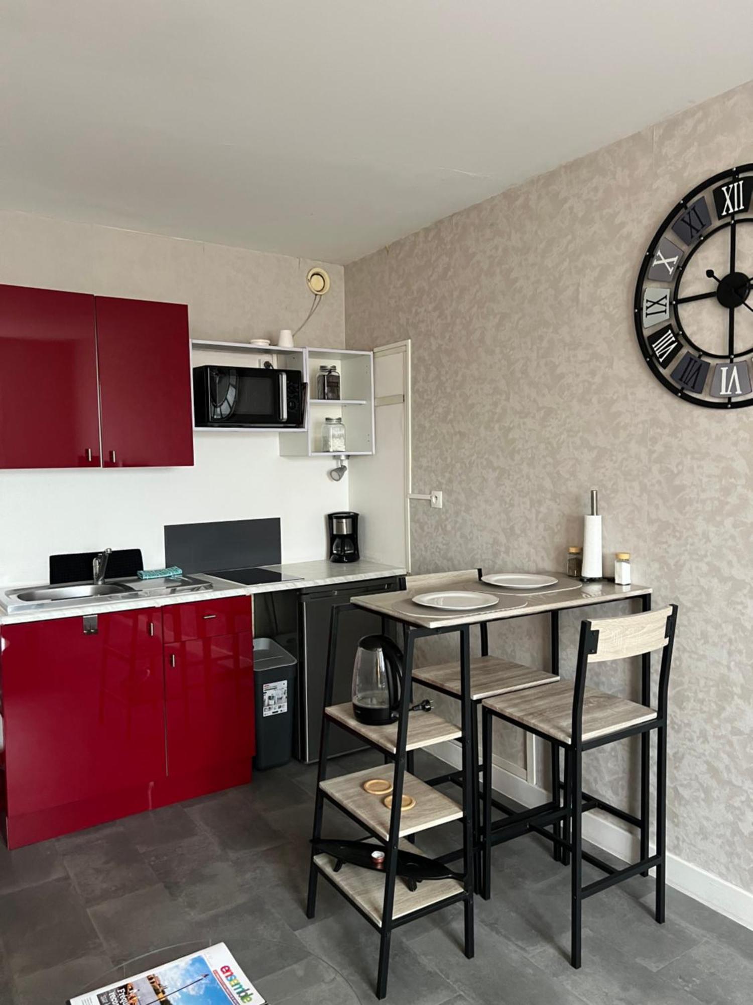 Joli Studio Avec Parking Prive, Bien Situe Moulins  Kültér fotó